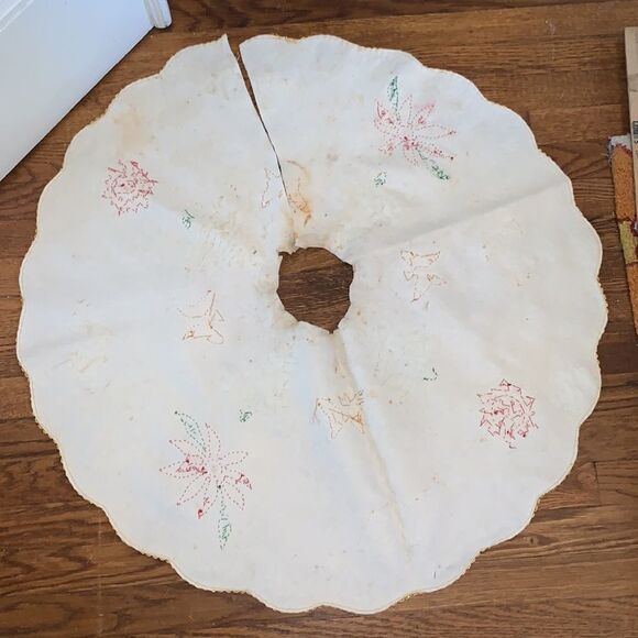 Vtg 60s felt beaded & spangled Christmas tree skirt - Picture 13 of 13